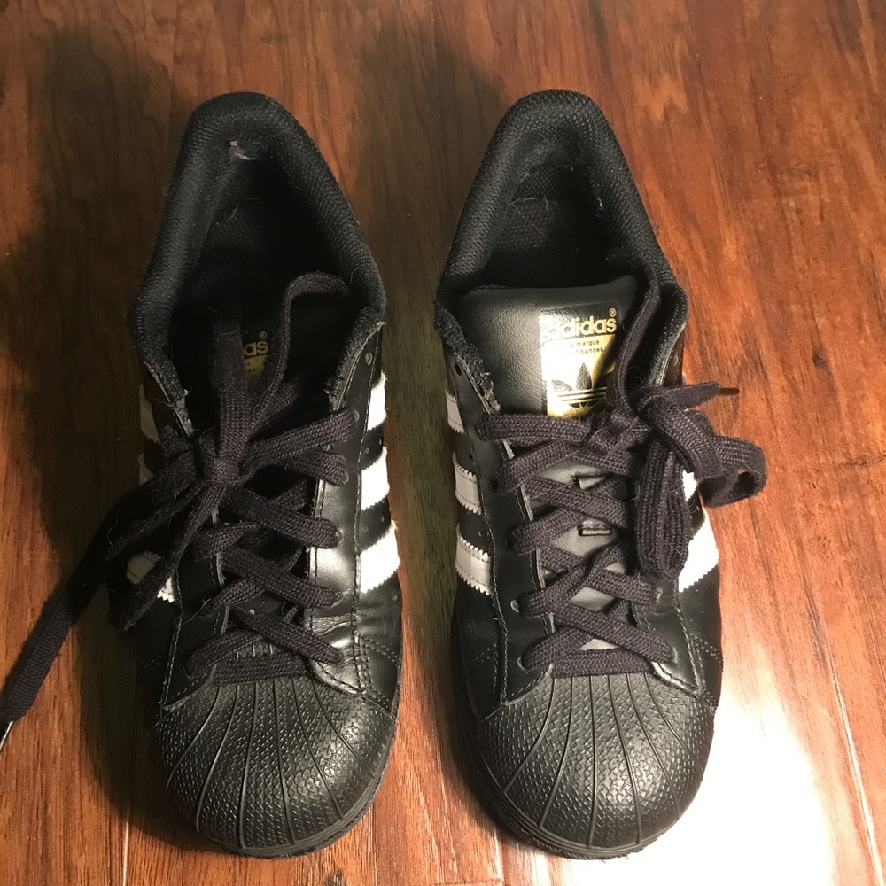 Black adidas super star